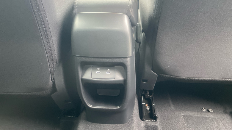 Nissan Juke 1.0 DiG-T N-Connecta 5dr Petrol Hatchback